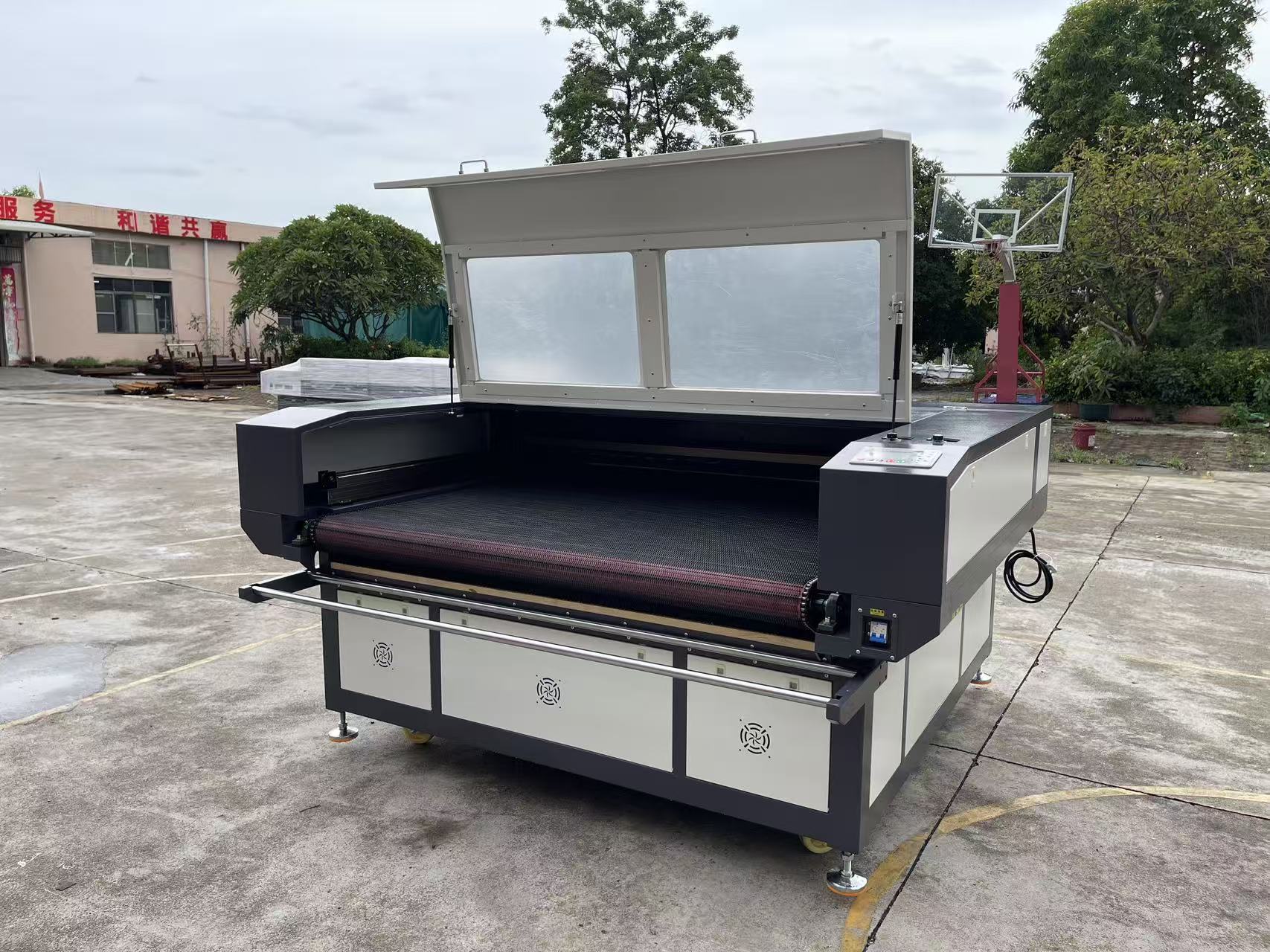 Panorama Laser Cutting Machine Wide Format High Speed For Industrial Material Processing | YA-RUN